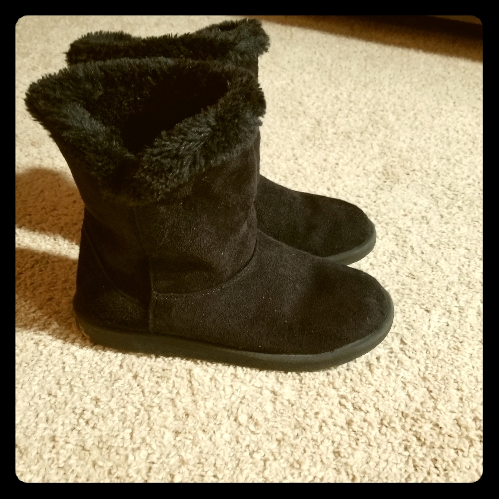 Joe Boxer faux shearling boots